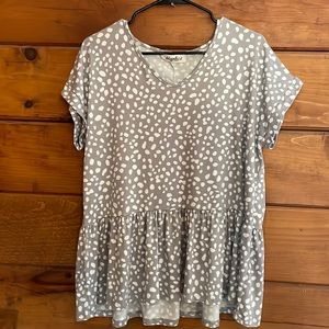 Haptics babydoll shirt gray and white size M